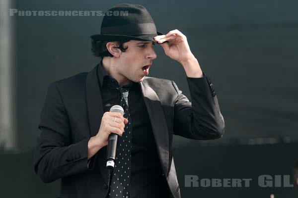 MAXIMO PARK - 2012-08-25 - SAINT CLOUD - Domaine National - Grande Scene - 